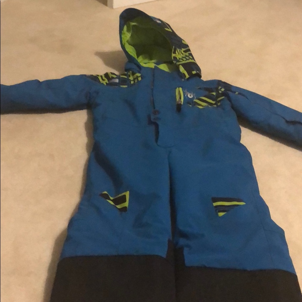 Amazing boys spyder ski suit. Worn.